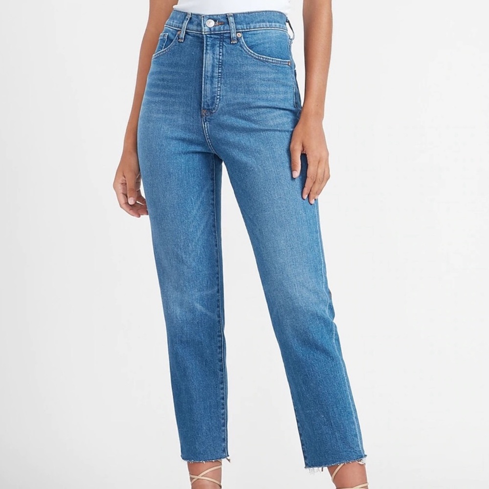 NWOT Express Plus Sz 16 Stretchy Cutoff Cropped Dark Wash High Rise Mom Jean 💕
